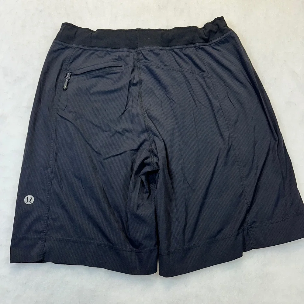 Lululemon Pace Breaker Shorts‎ Mens 34 Black Pinstripe Athletic Running Workout